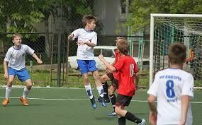 В детском футболе могут запретить игру головой