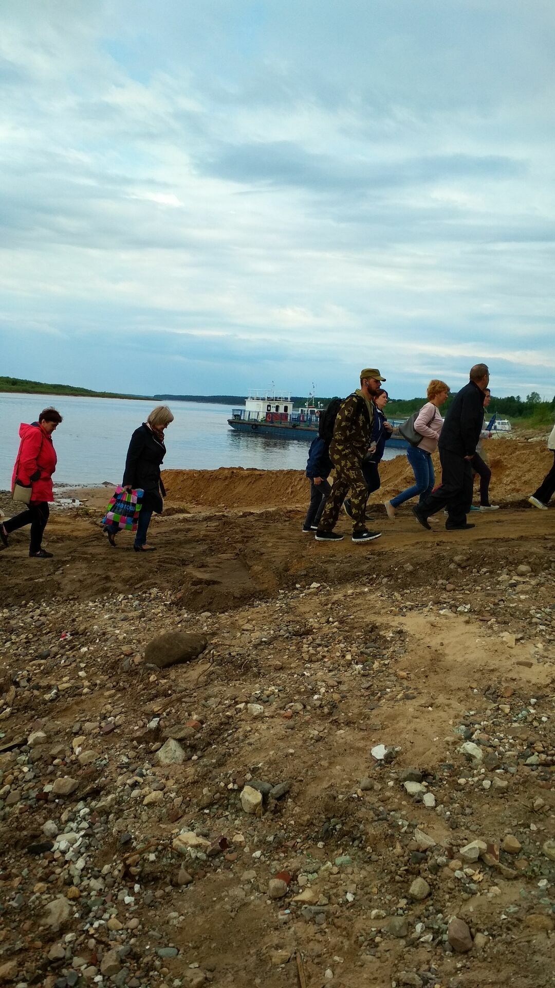Архангельская чиновница лишила пенсионеров права на бесплатный проезд по реке Двине