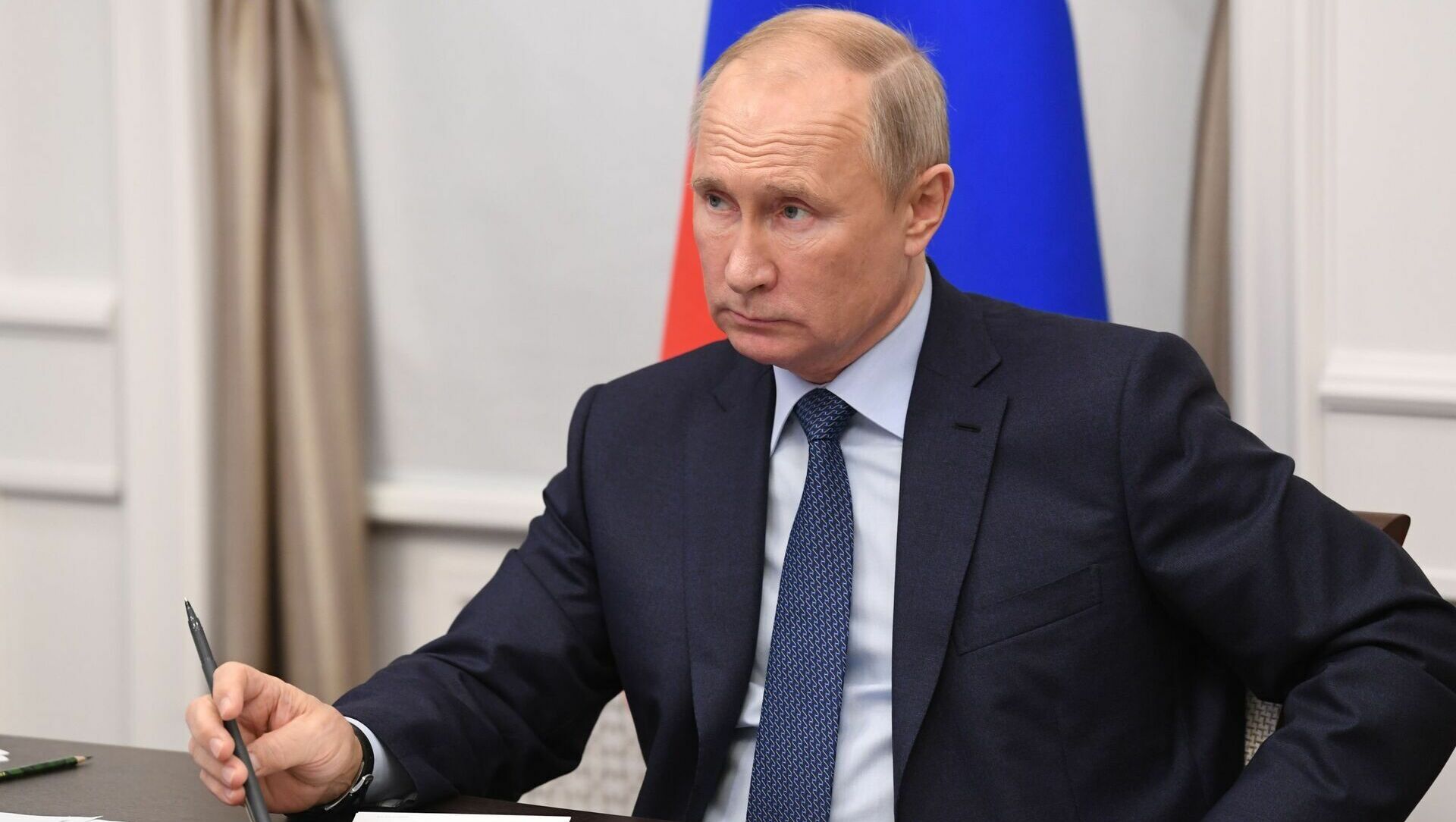 Владимир Путин утвердил меры в ответ на ценовой потолок на нефть
