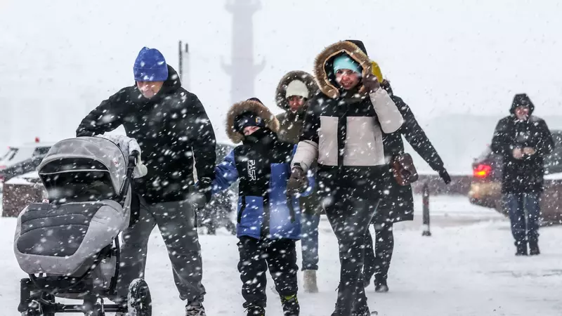 Петербургу — приготовиться: зима, снег и холода вернутся на несколько дней