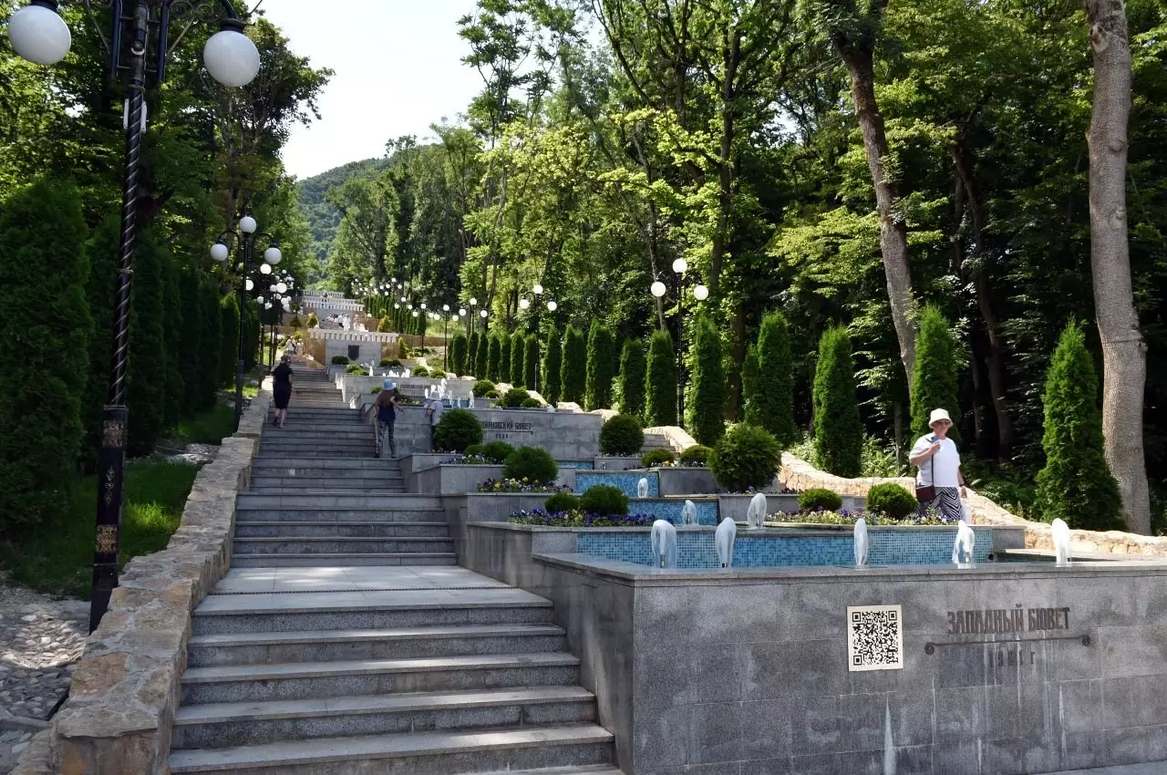 Каскадную лестницу в Железноводске отремонтировали на деньги от курортного сбора