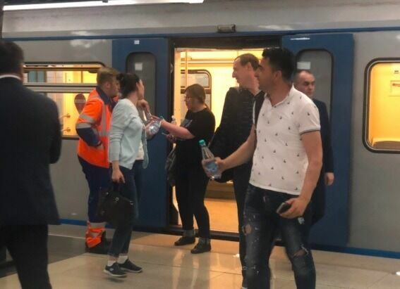 Застрявшие в метро пассажиры вышли на станции «Бибирево»