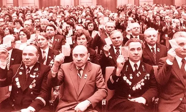 В СССР люди голосовали так, как велели власти, стараясь не думать