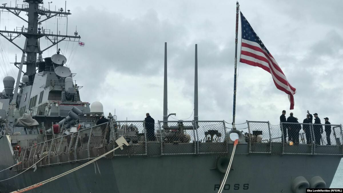 Не праздничный визит. Что делает американский эсминец с "Томагавками" в Черном море